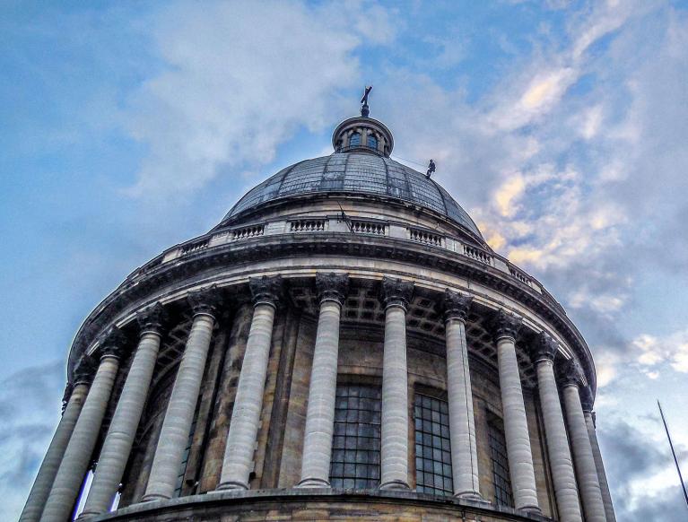 Pose de capteurs sur le Panthéon